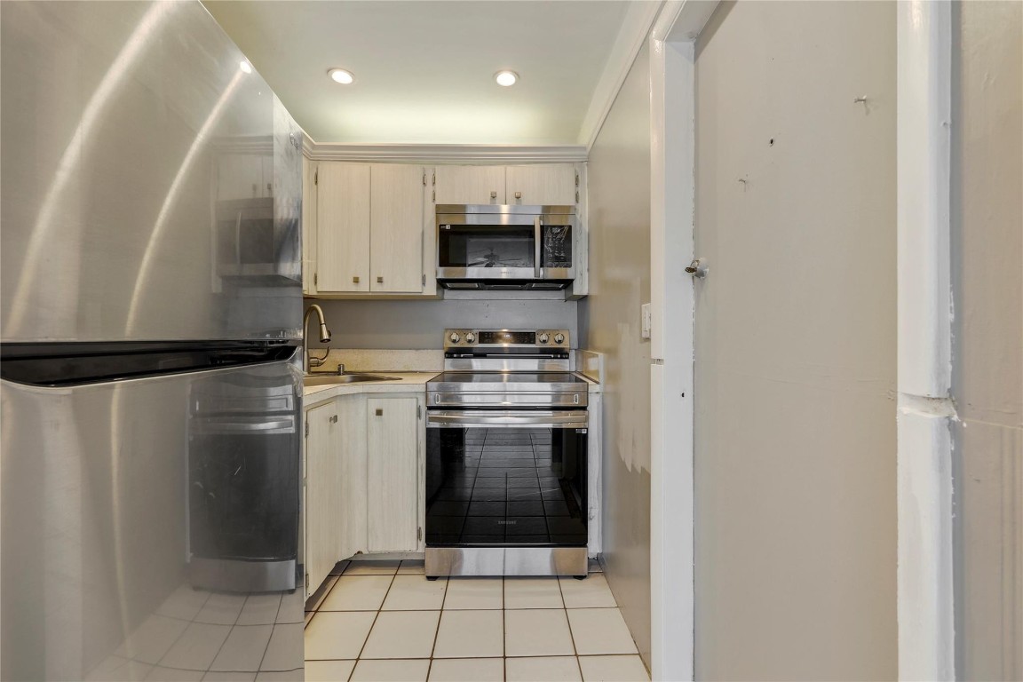 280 S Cypress Rd 306