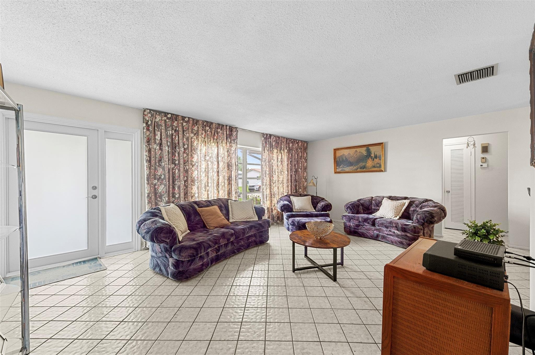 8604 NW 57th Ct