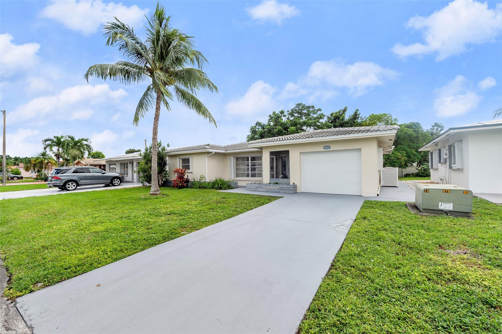 8604 NW 57th Ct