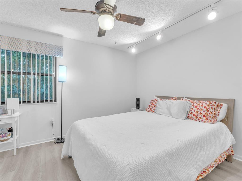 146 NW 98th Ter 146
