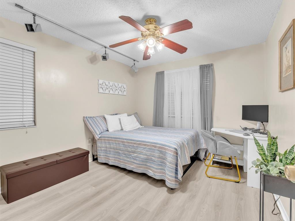 146 NW 98th Ter 146