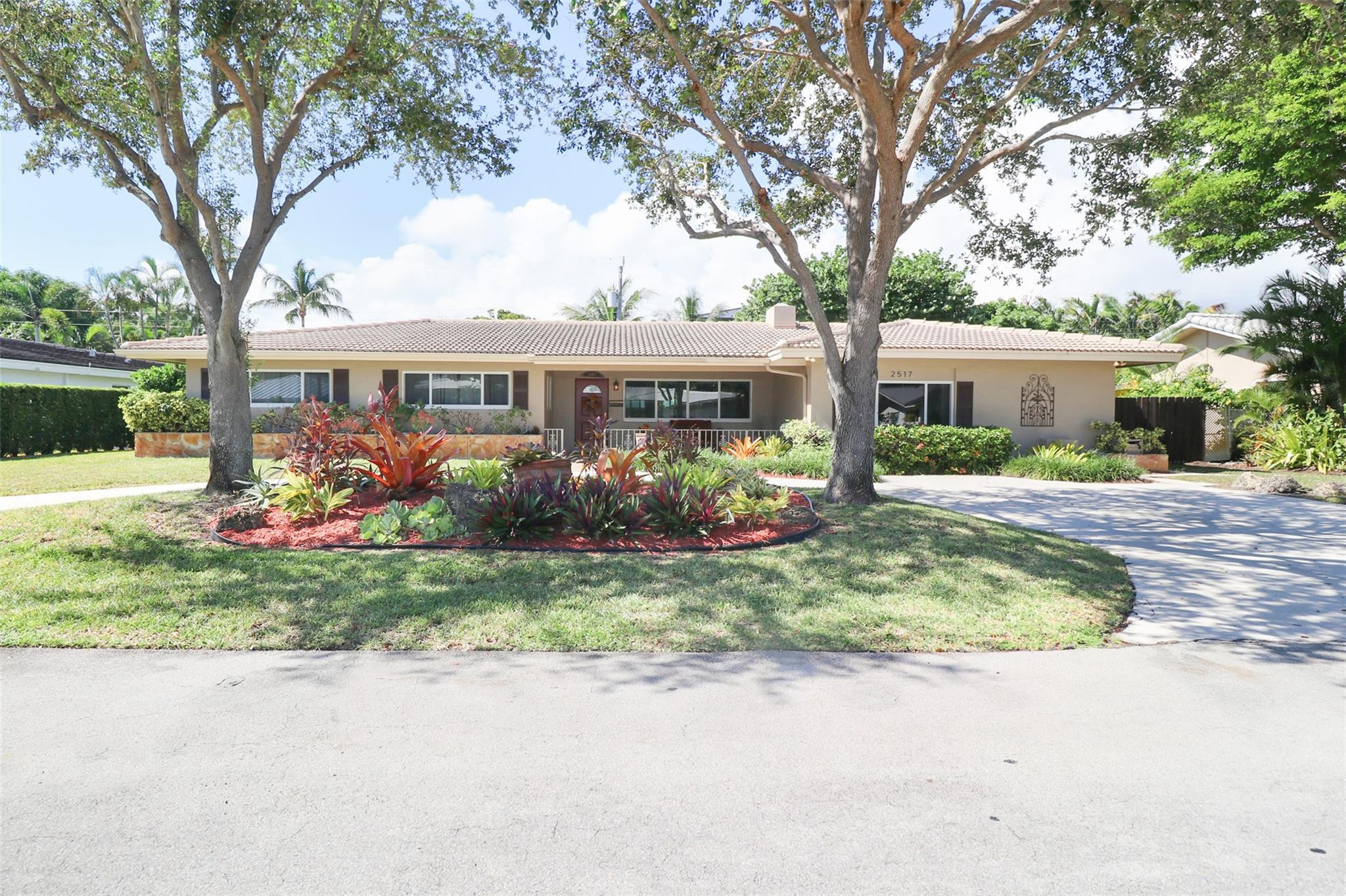 2517 NE 26th Ter