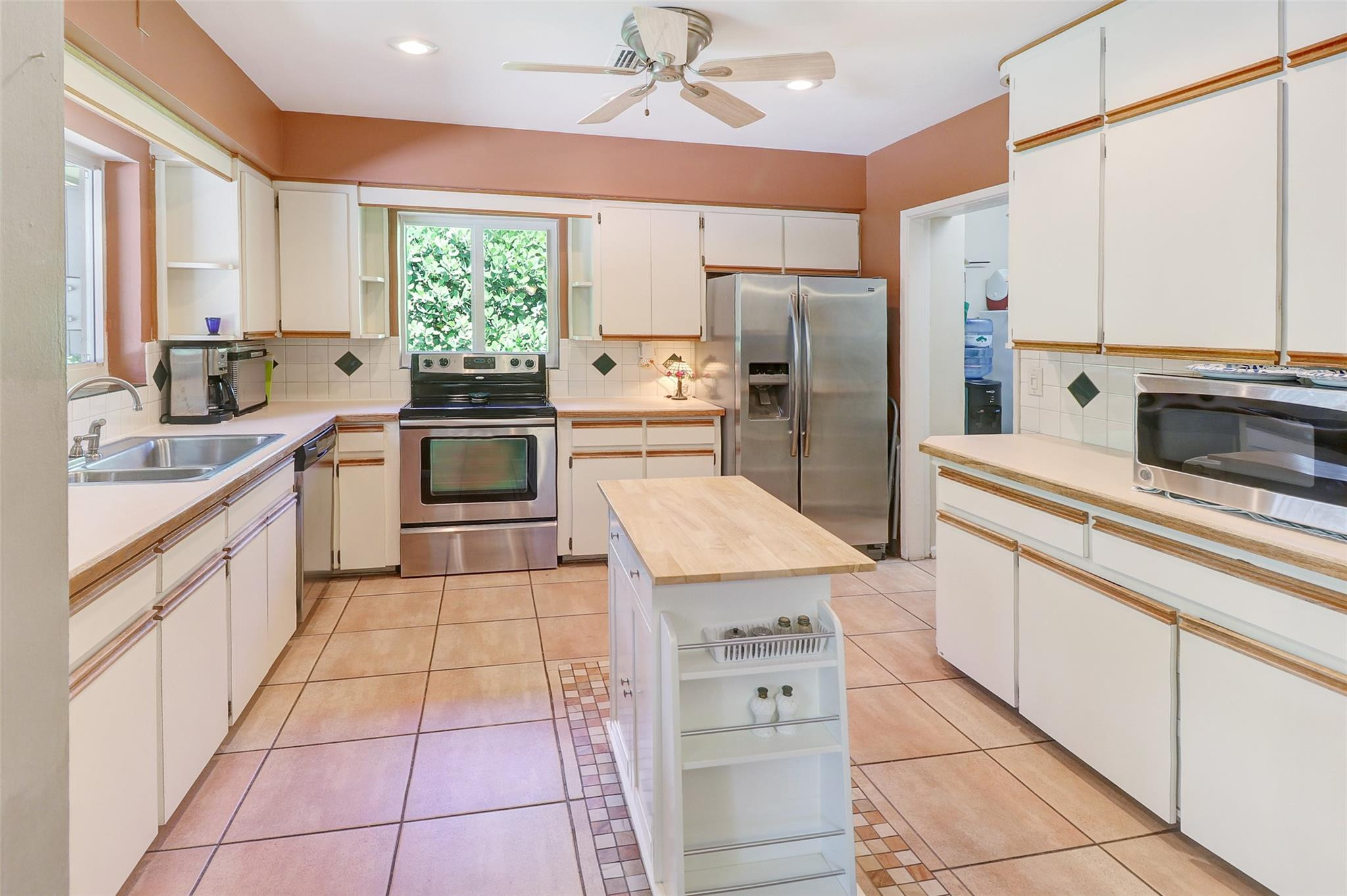 2517 NE 26th Ter