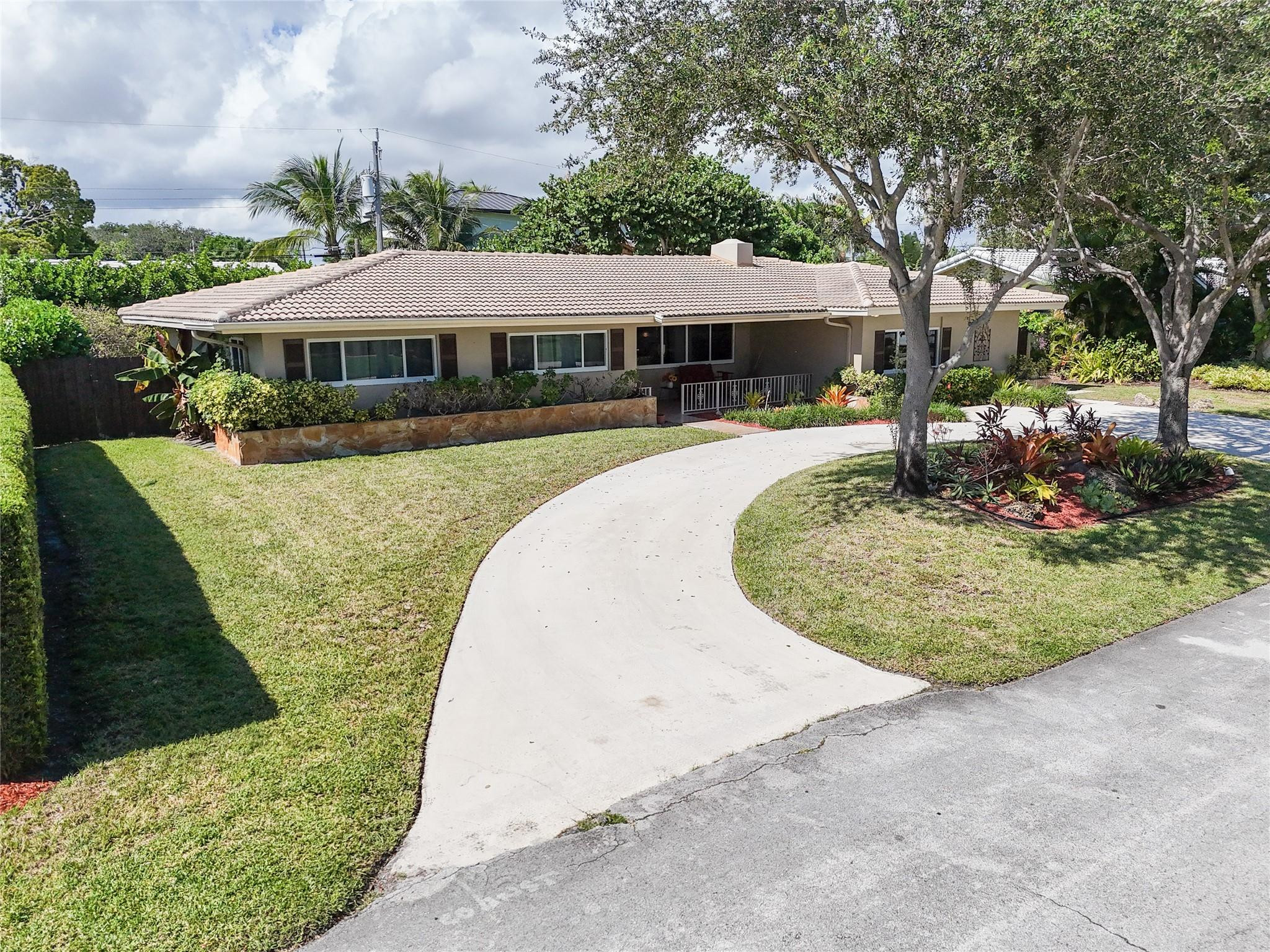 2517 NE 26th Ter