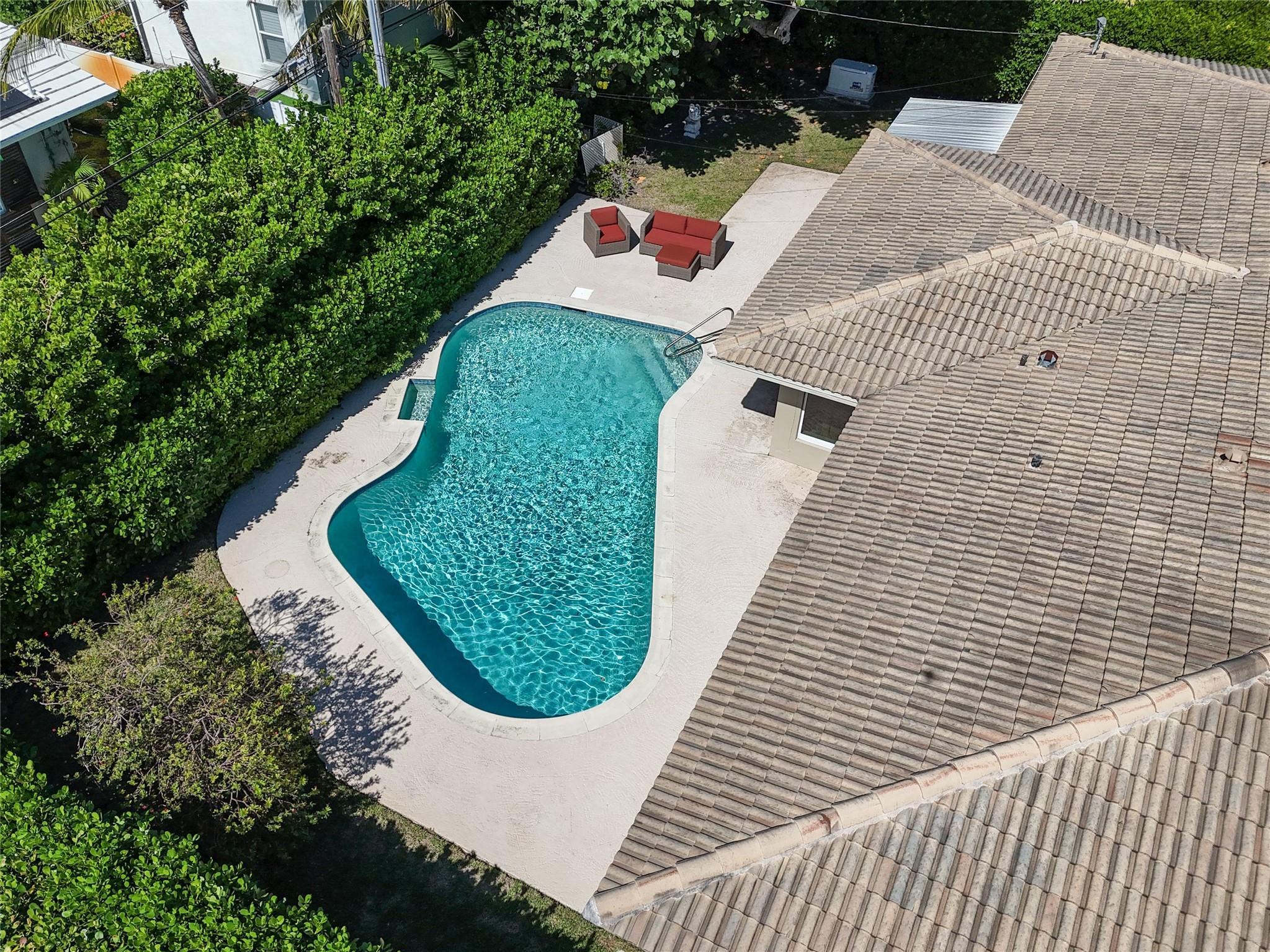 2517 NE 26th Ter