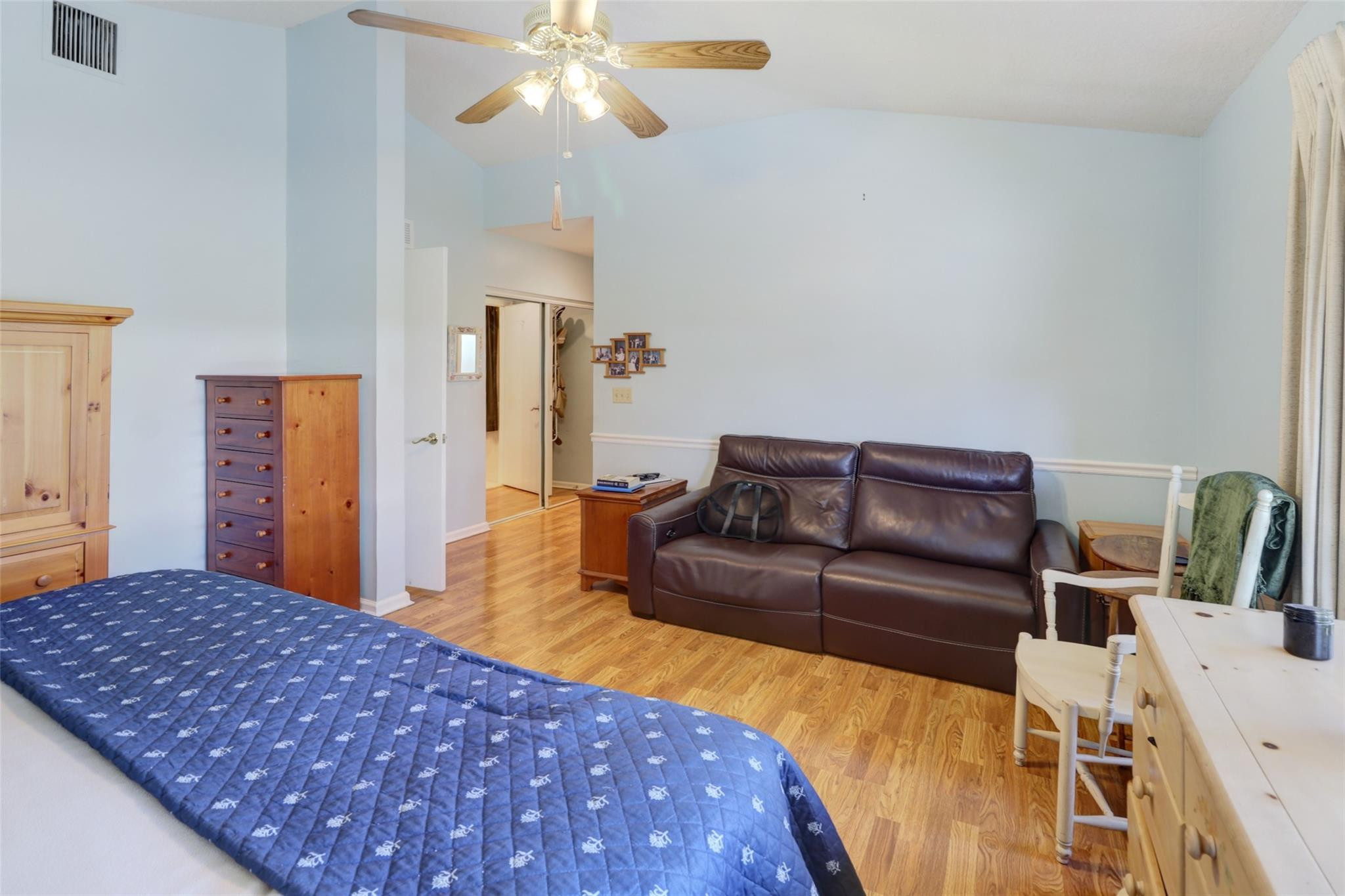2517 NE 26th Ter