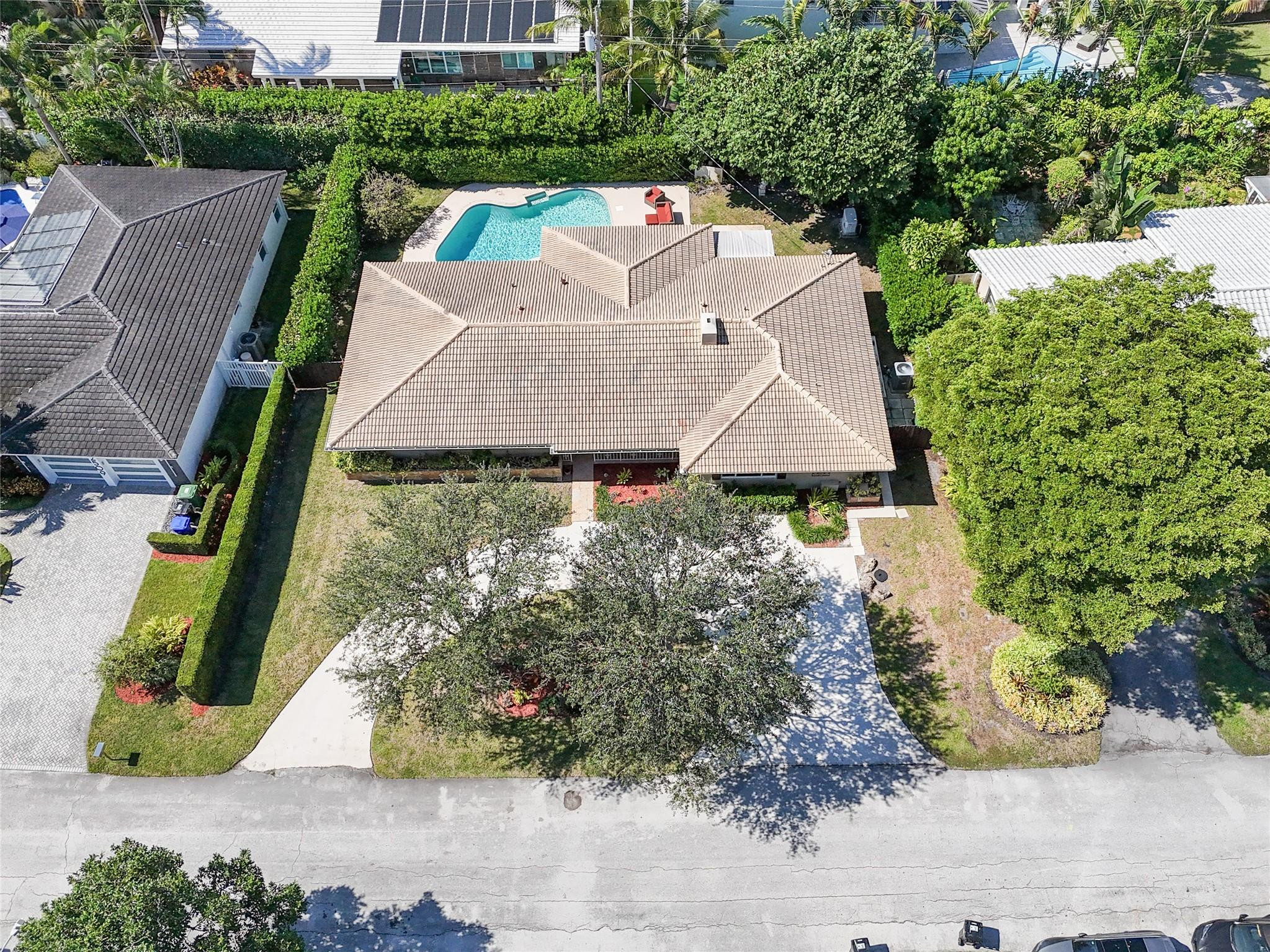2517 NE 26th Ter