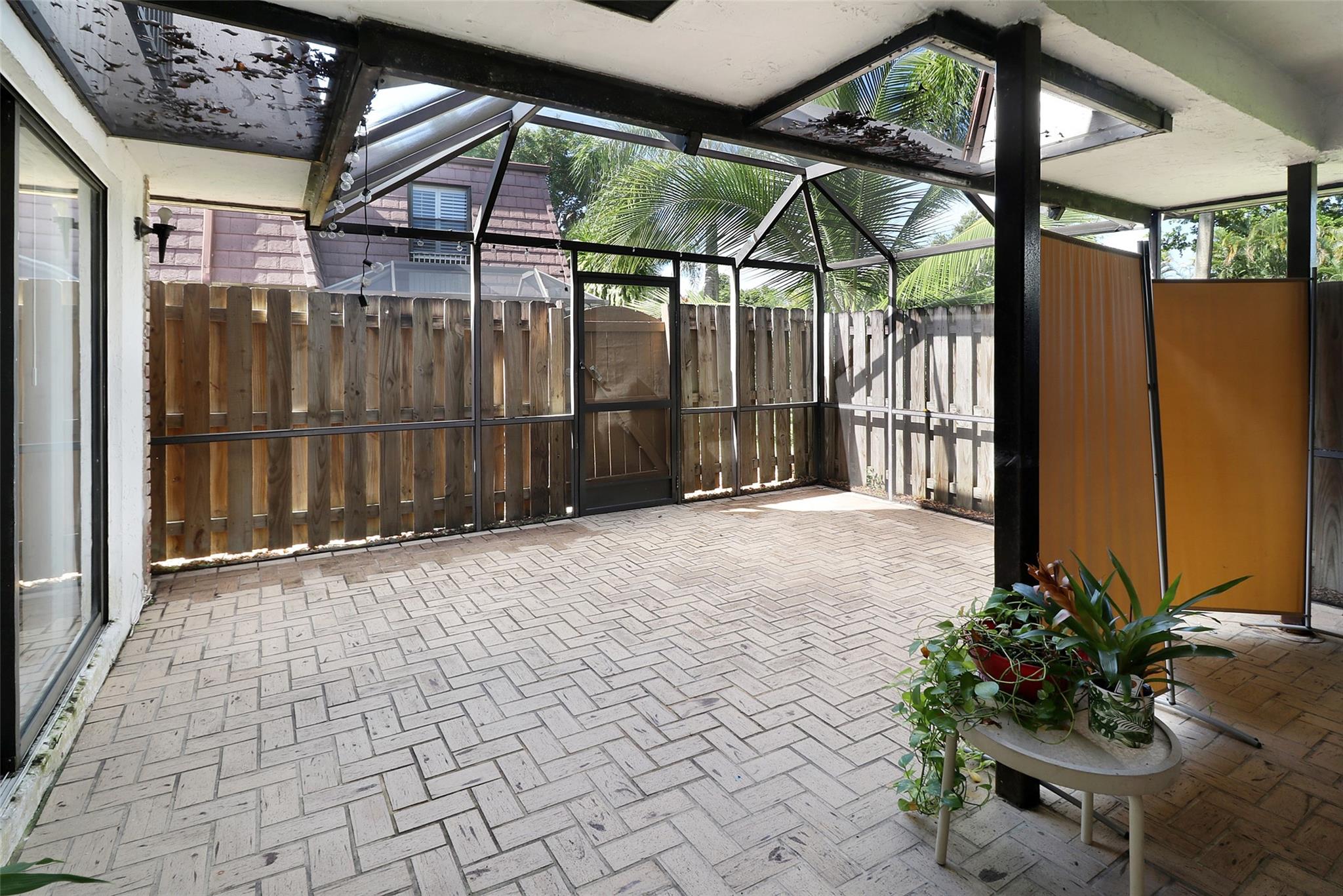 7780 Courtyard Run 196