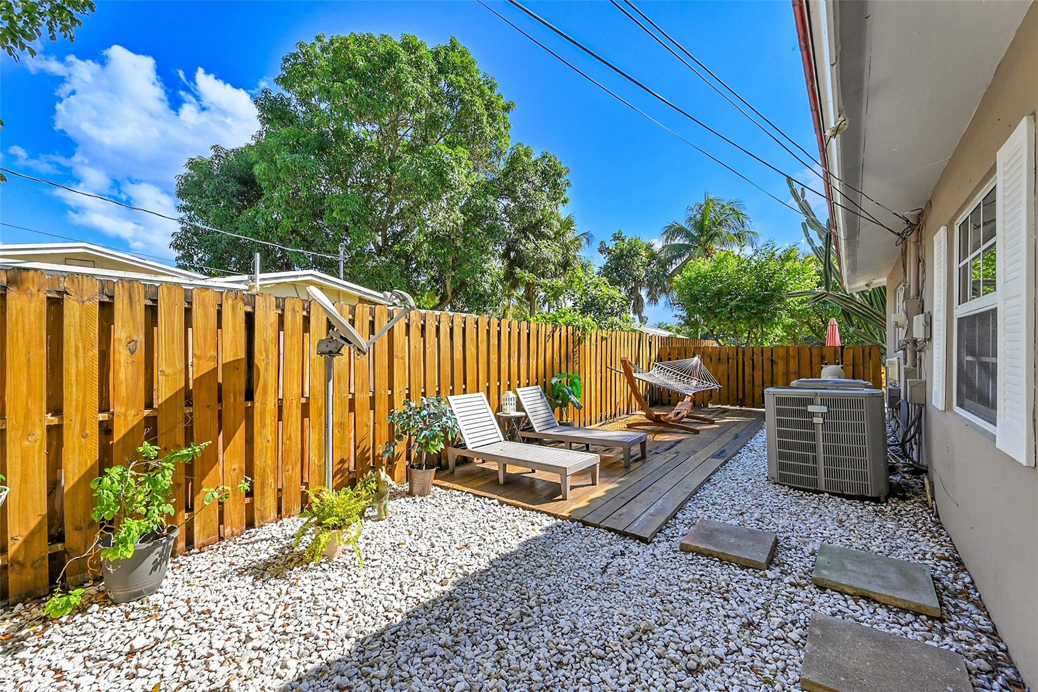 4230 NW 12th St