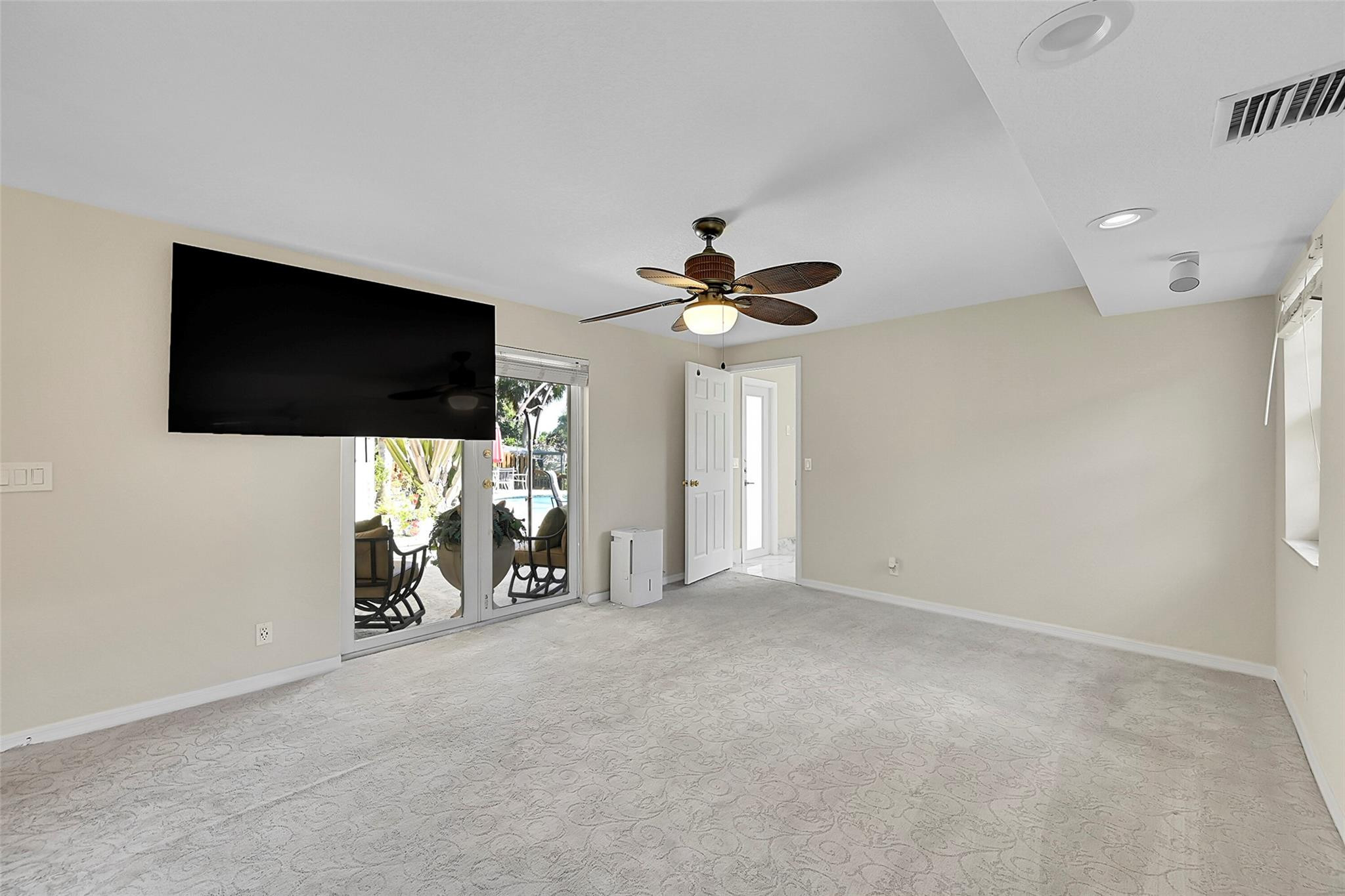 4230 NW 12th St