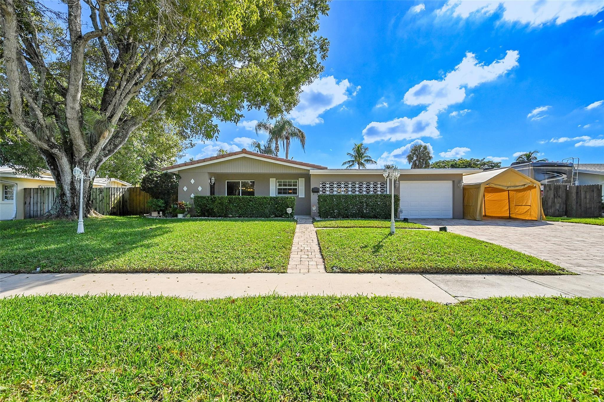 4230 NW 12th St