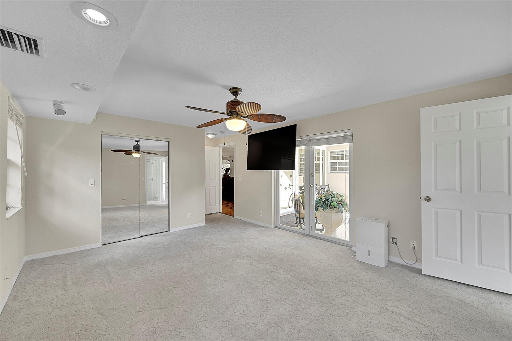 4230 NW 12th St