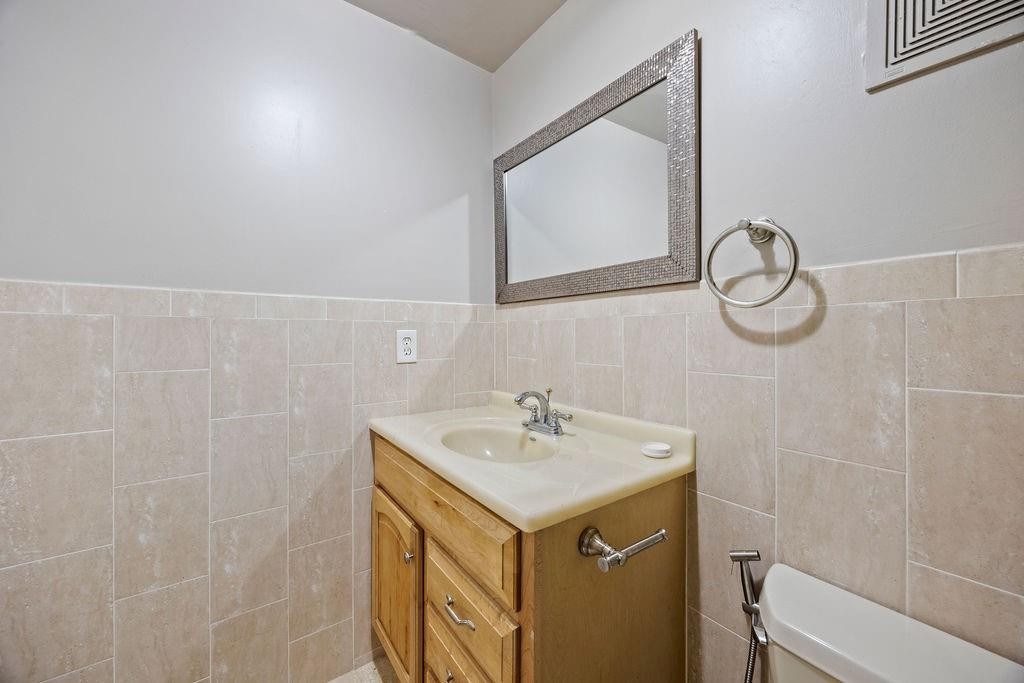 470 NW 20th St 204