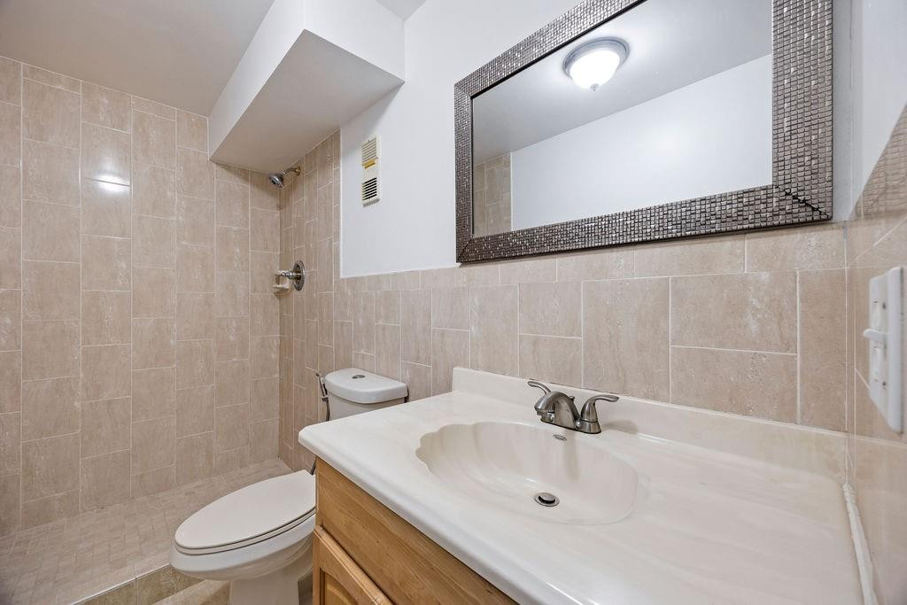 470 NW 20th St 204