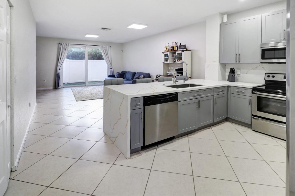 8106 Prestige Commons Dr 8106