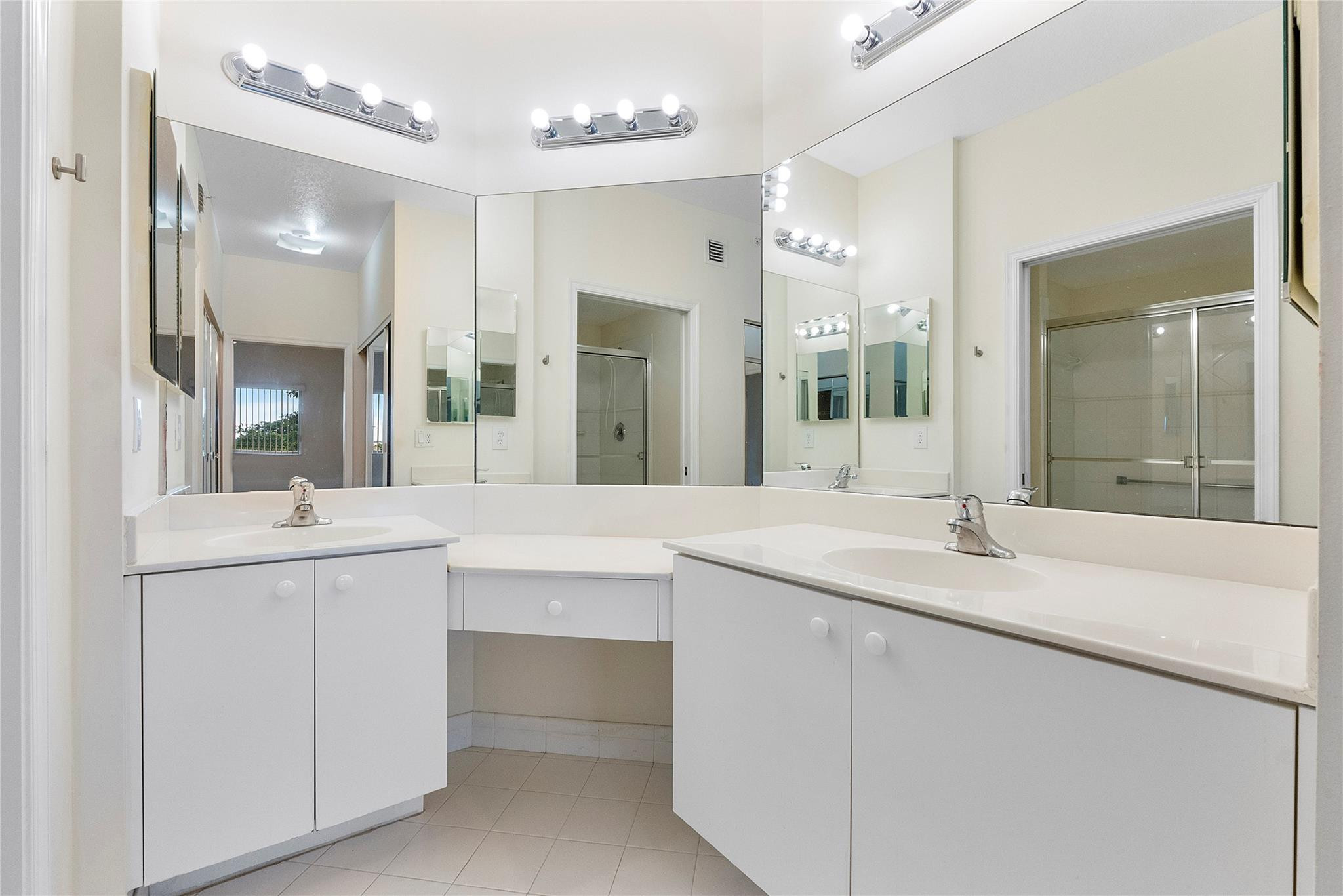 7765 Yardley Dr 403