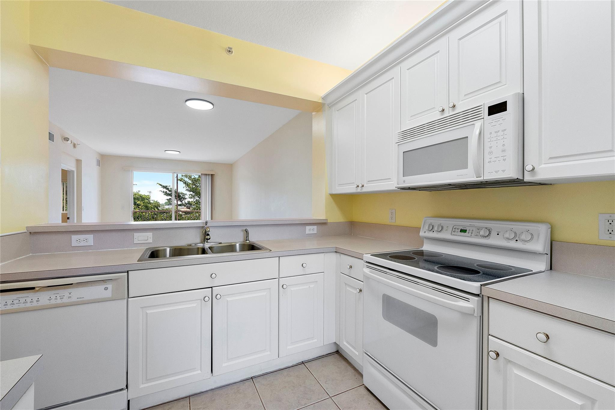 7765 Yardley Dr 403