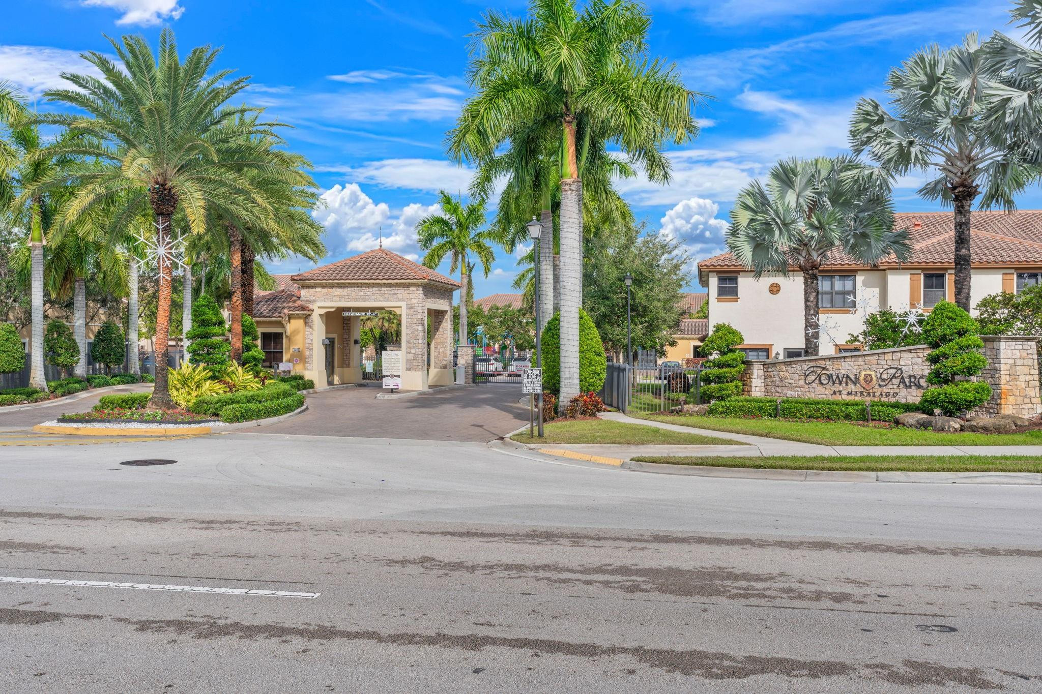 9596 Town Parc Cir N 9596