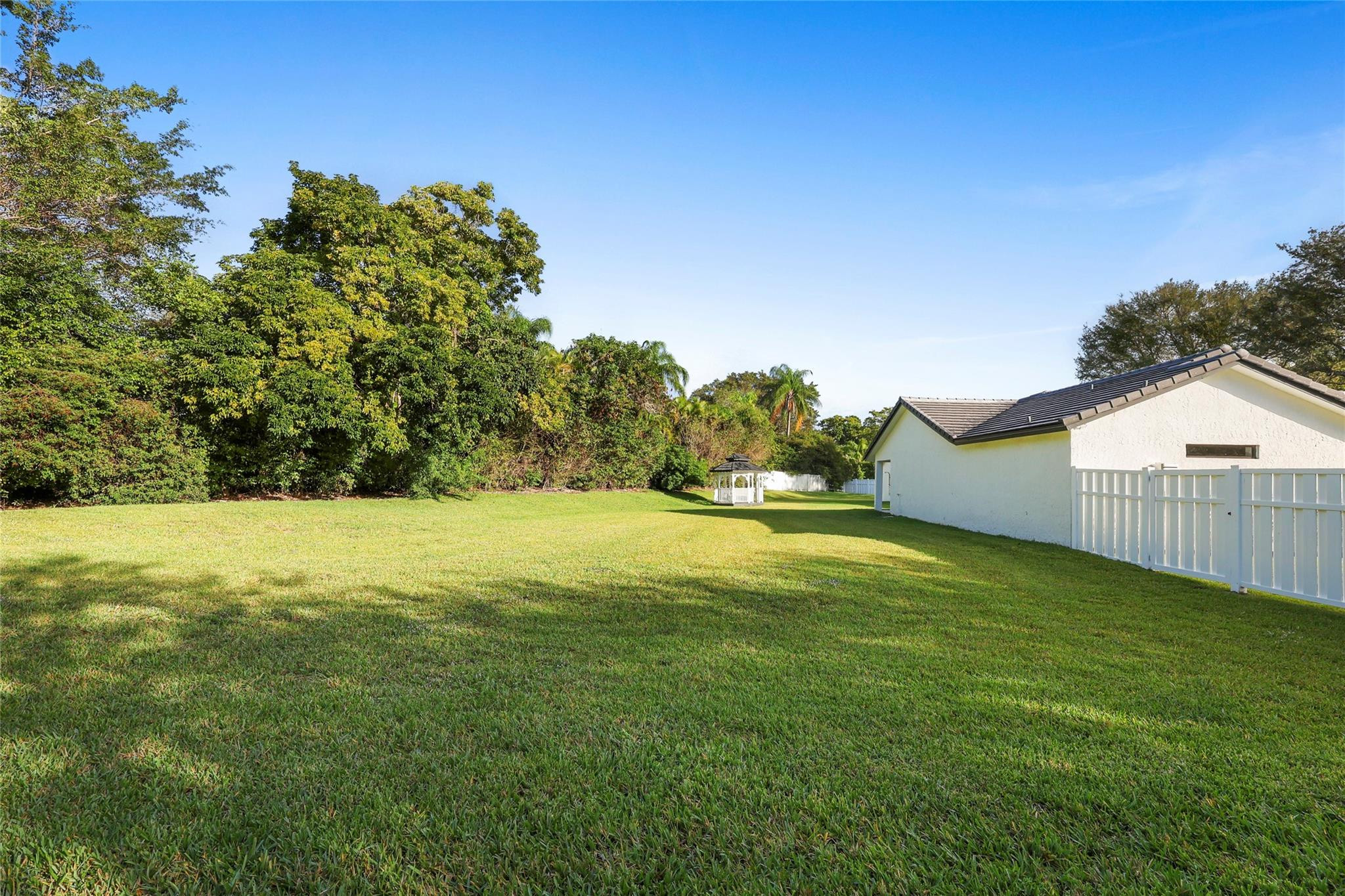 3820 NW 101st Dr