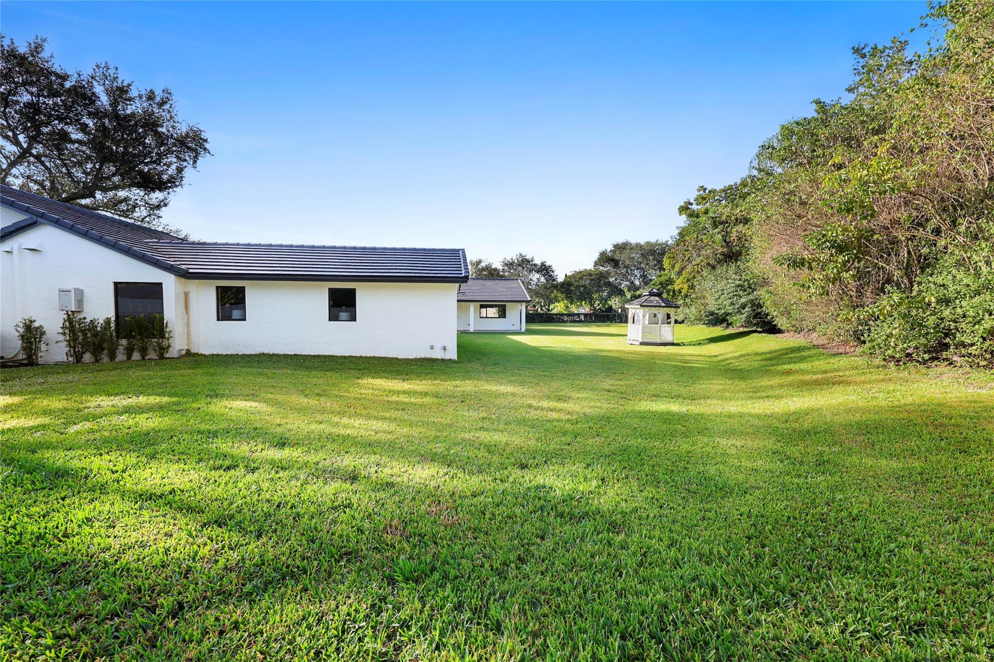 3820 NW 101st Dr