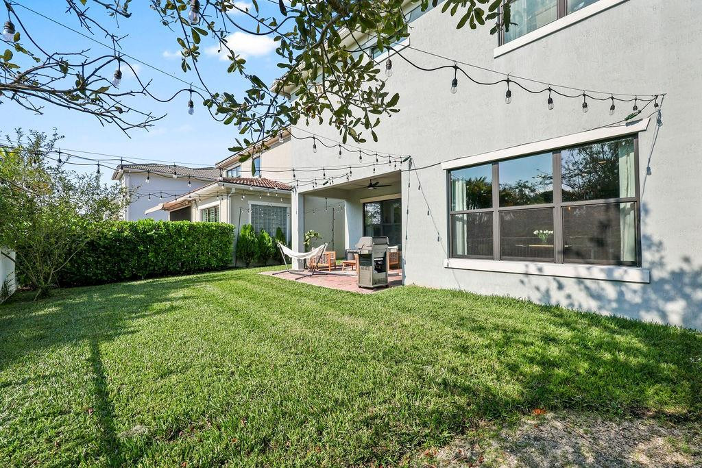 8560 NW 39 Court