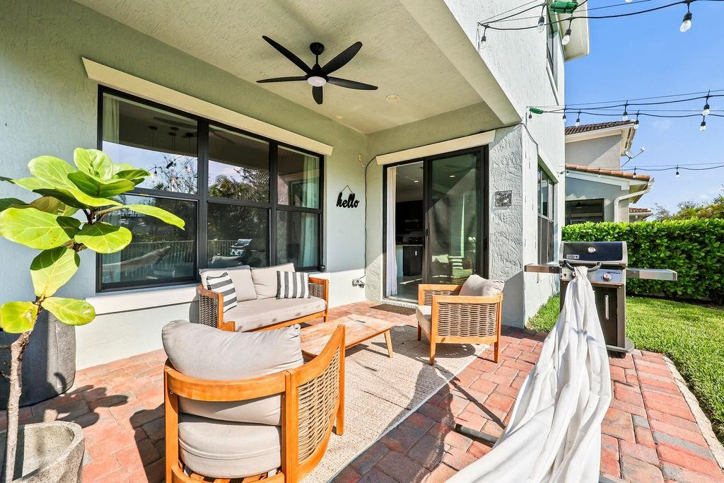 8560 NW 39 Court