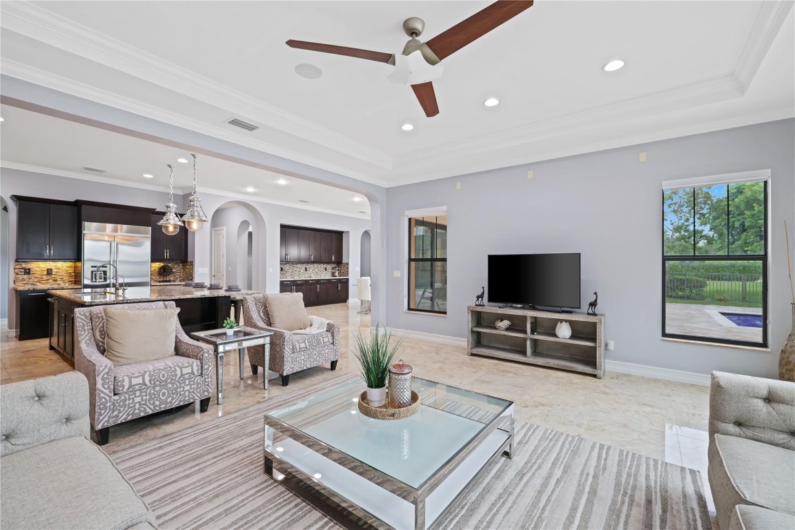 11000 Watercrest Cir