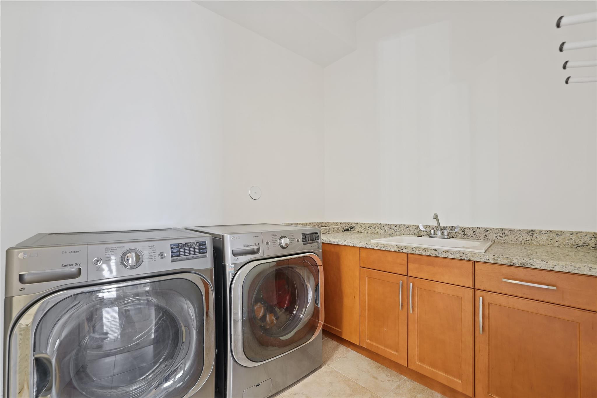 11000 Watercrest Cir