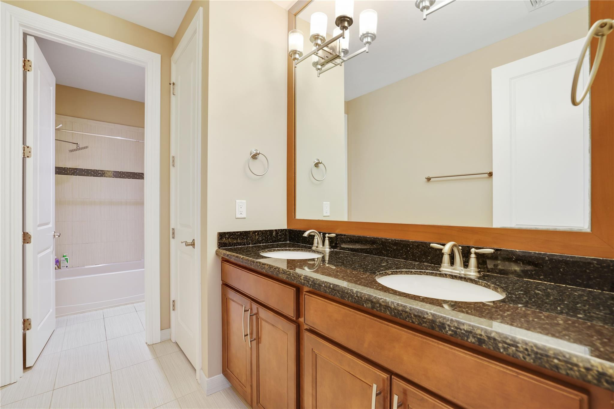 11000 Watercrest Cir