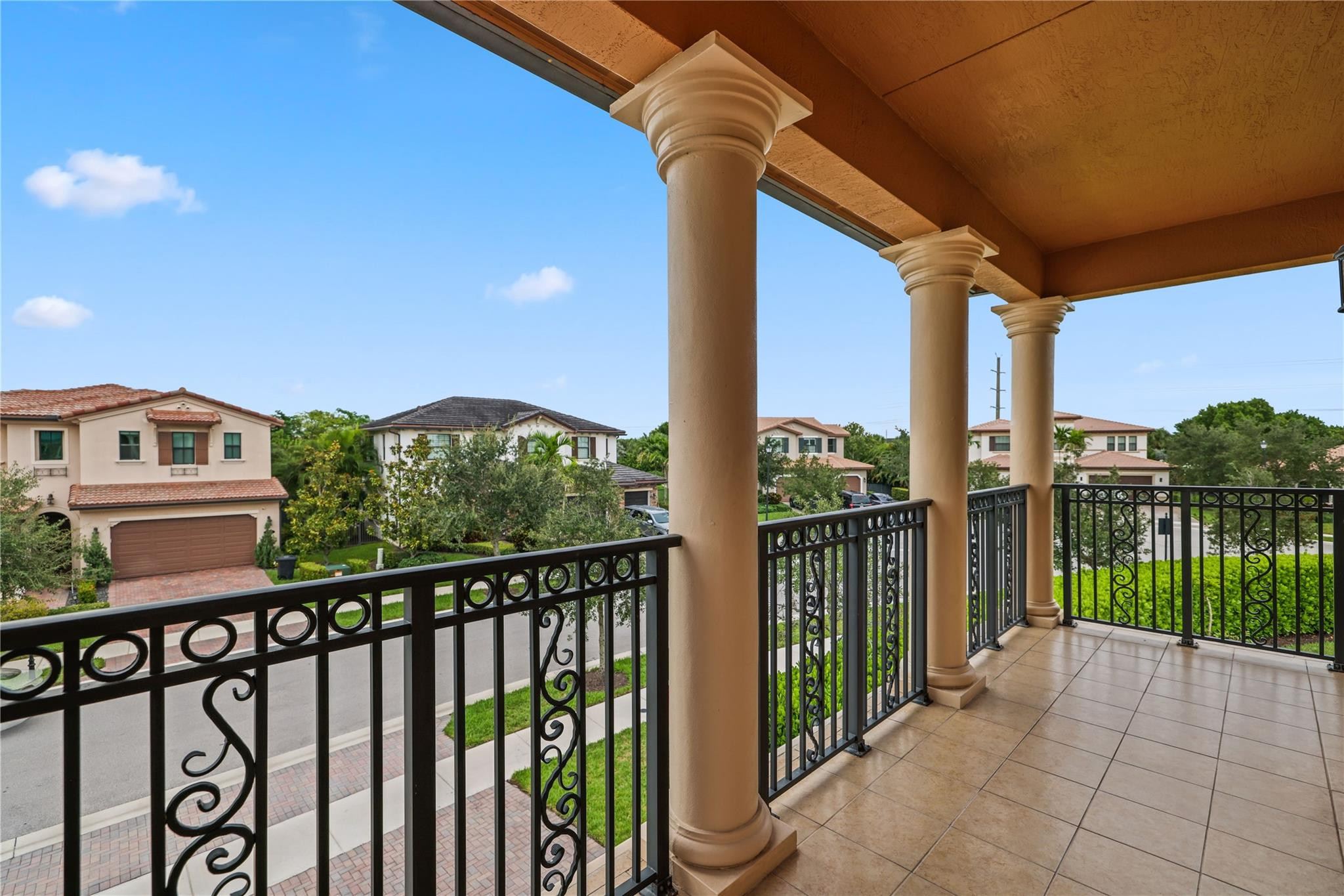 11000 Watercrest Cir
