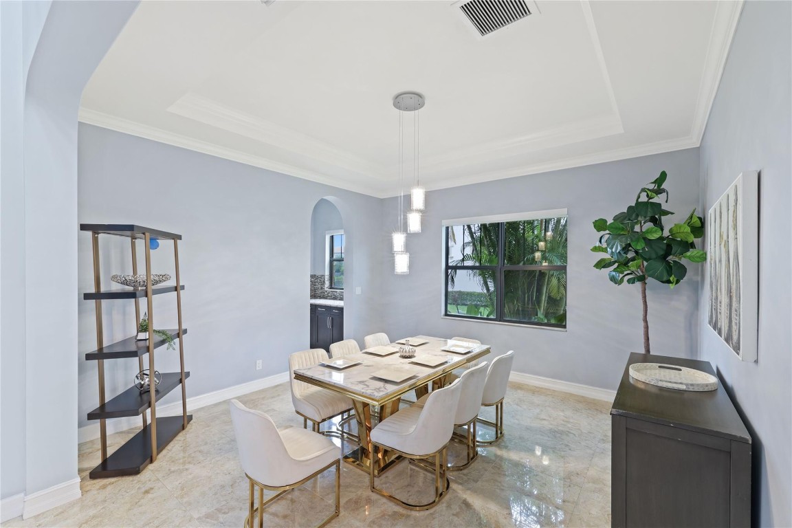 11000 Watercrest Cir