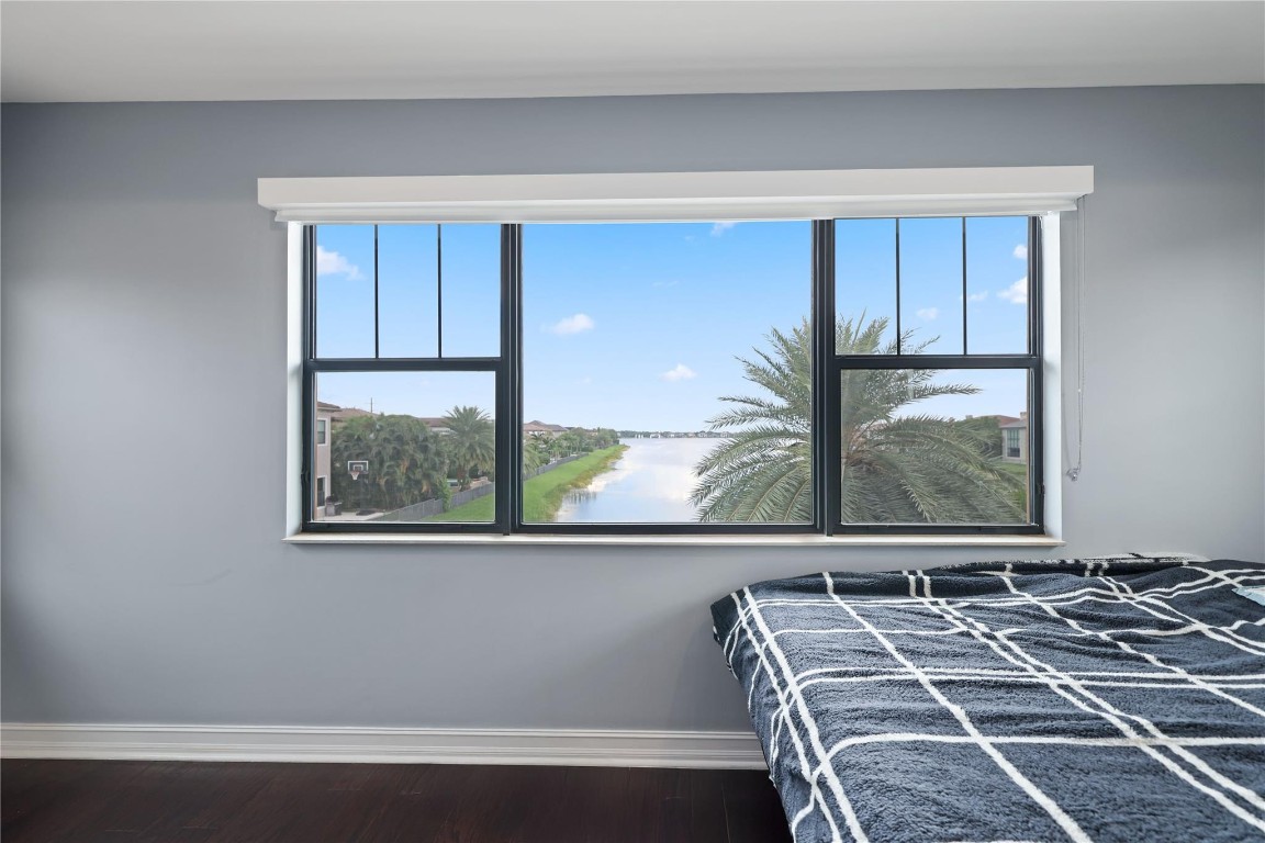 11000 Watercrest Cir