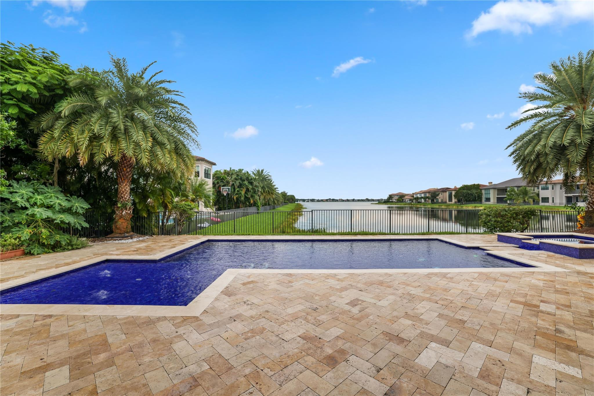 11000 Watercrest Cir