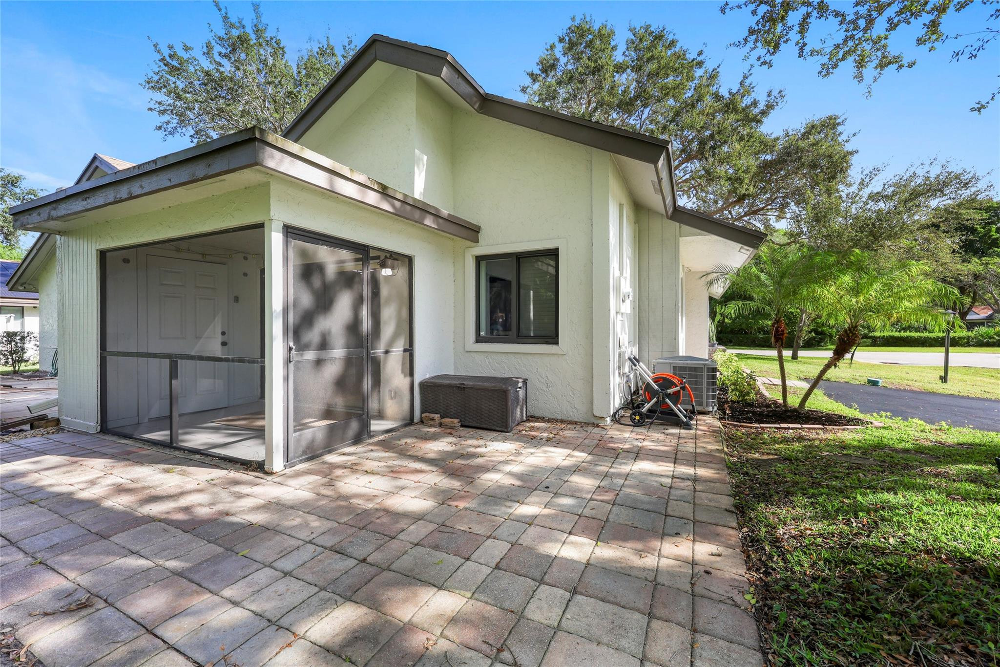 3937 Arelia Dr