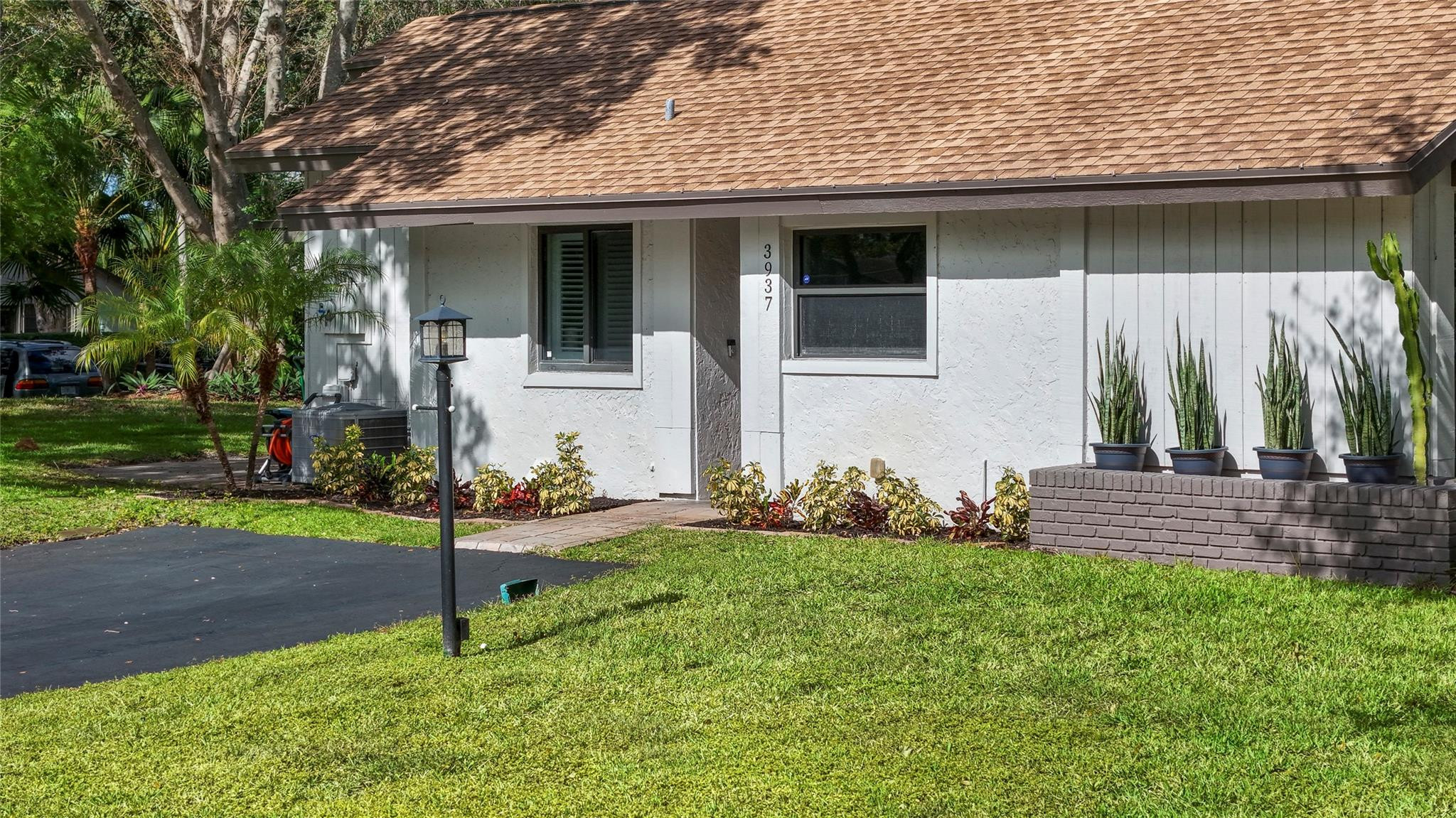 3937 Arelia Dr