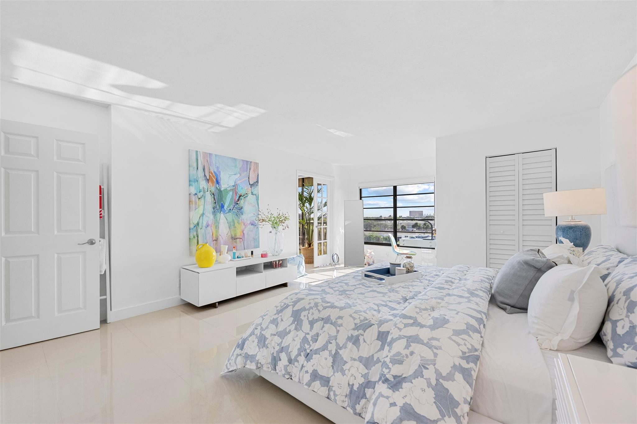 2202 S Cypress Bend Dr 606