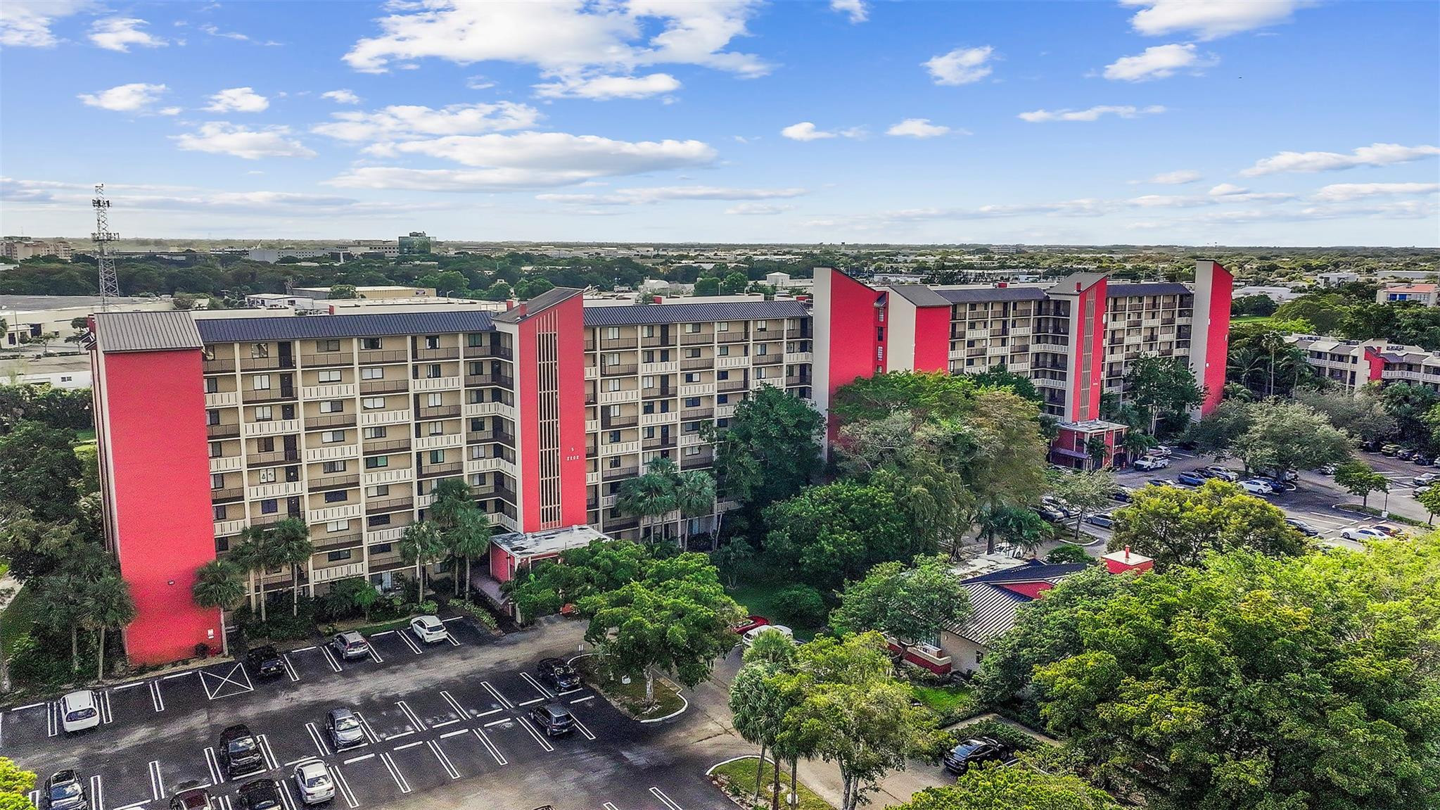 2202 S Cypress Bend Dr 606