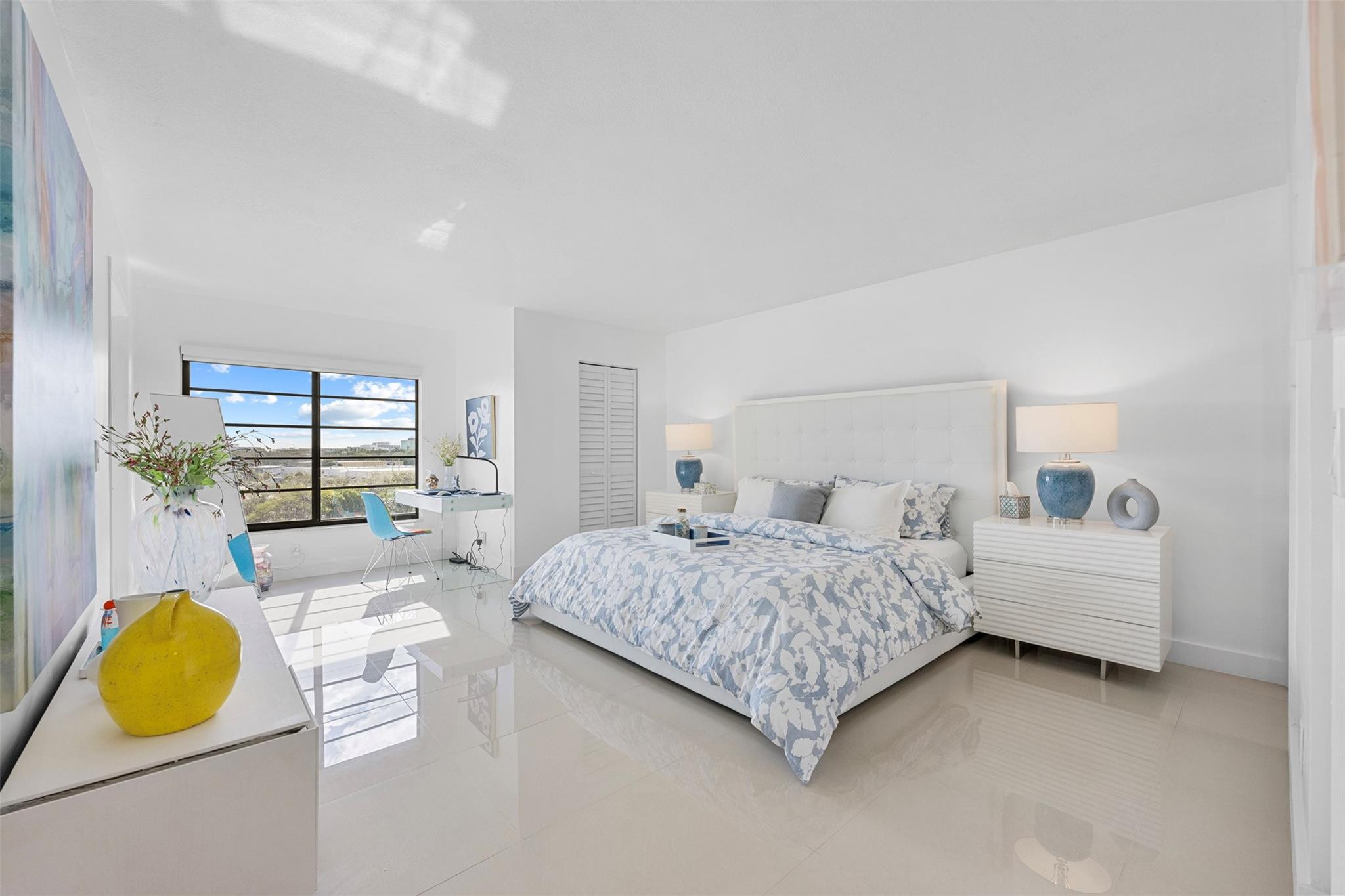 2202 S Cypress Bend Dr 606