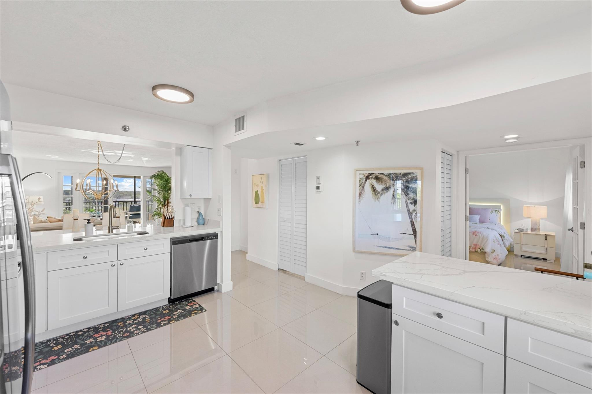 2202 S Cypress Bend Dr 606