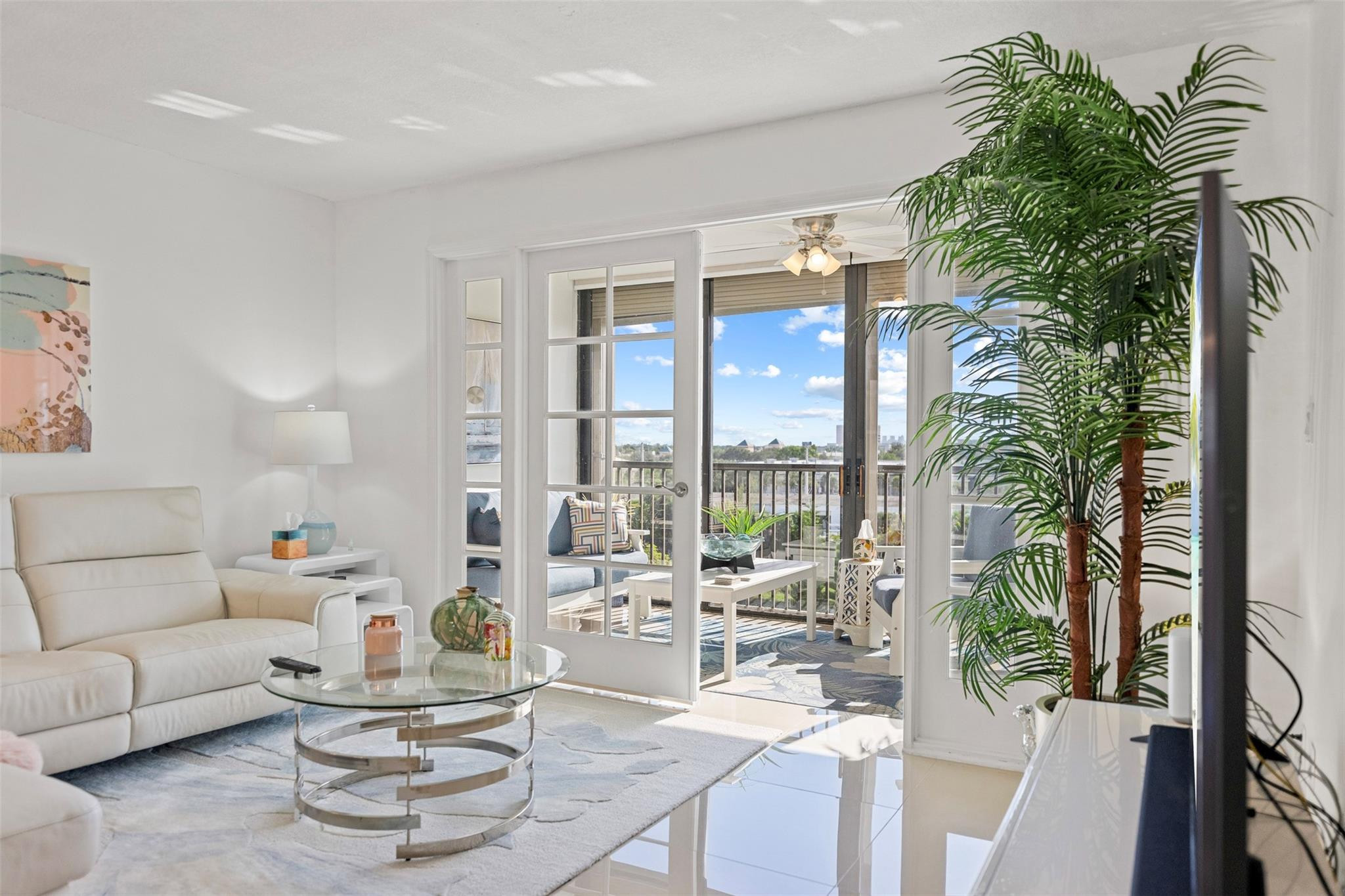 2202 S Cypress Bend Dr 606