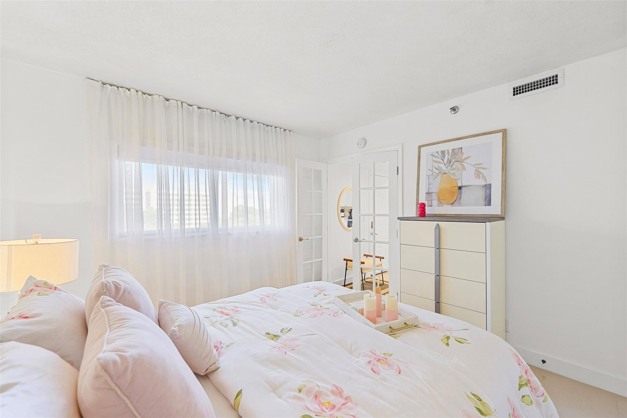 2202 S Cypress Bend Dr 606