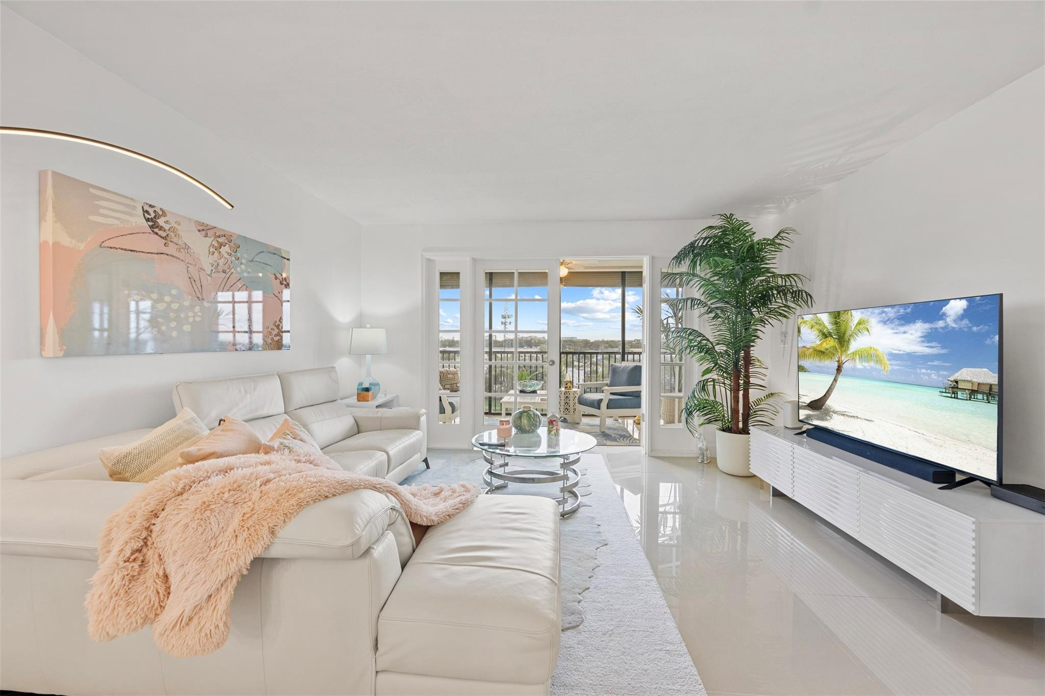 2202 S Cypress Bend Dr 606