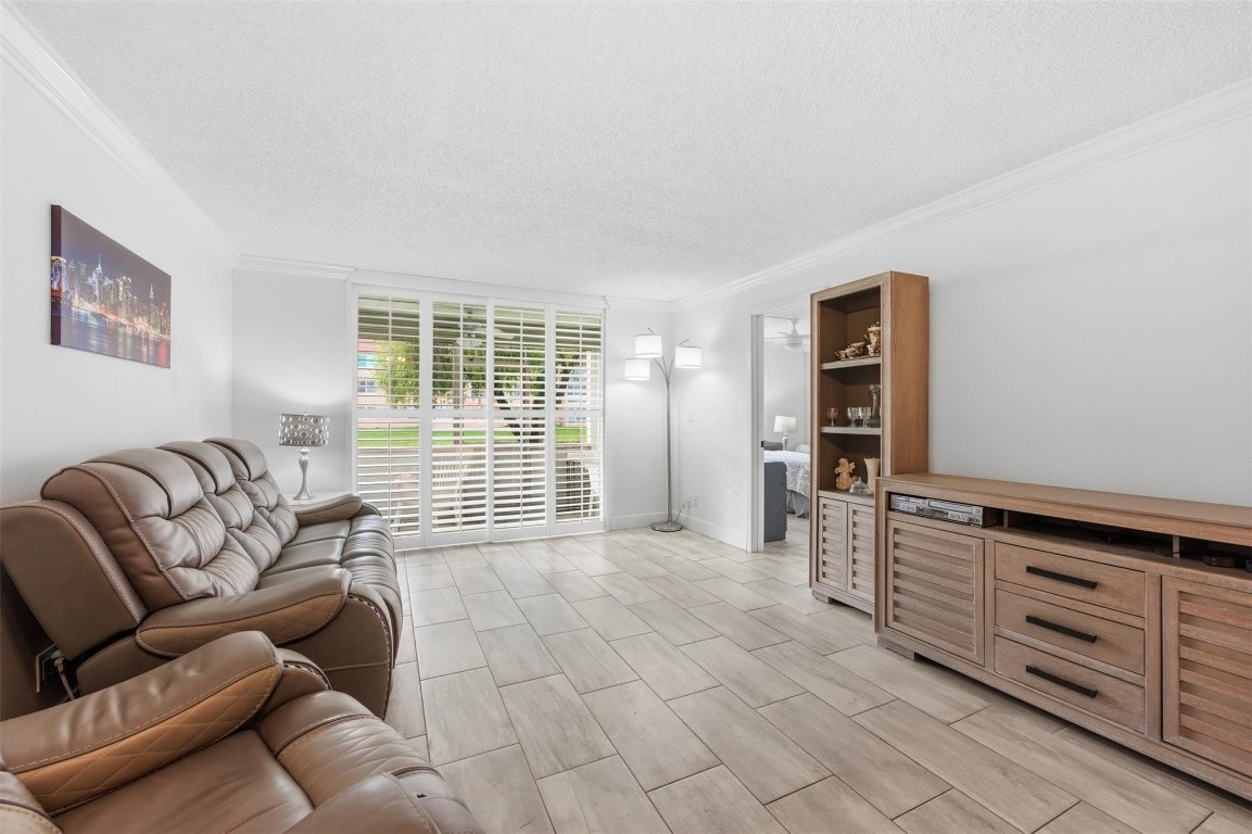 9460 Sunrise Lakes Boulevard Unit: 112