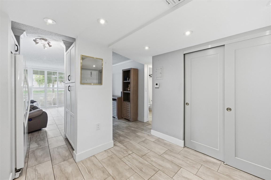 9460 Sunrise Lakes Boulevard Unit: 112