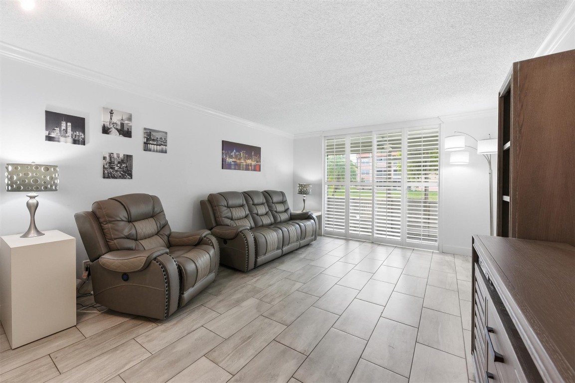 9460 Sunrise Lakes Boulevard Unit: 112