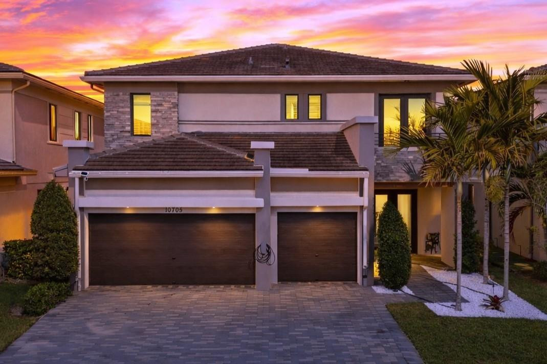 10705 Aqua Ct