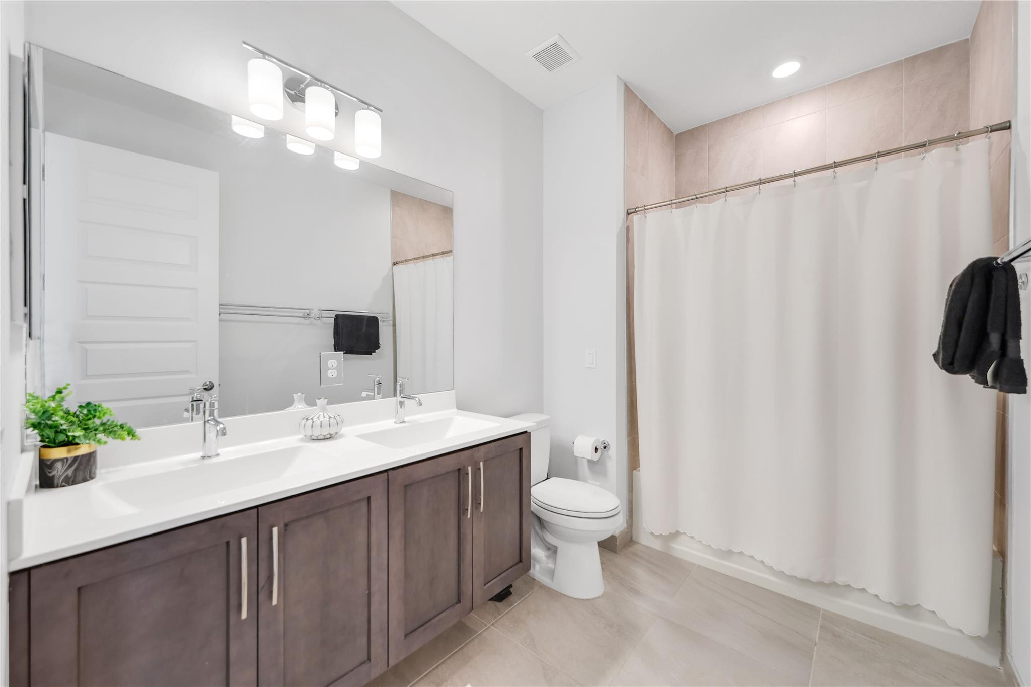 10705 Aqua Ct