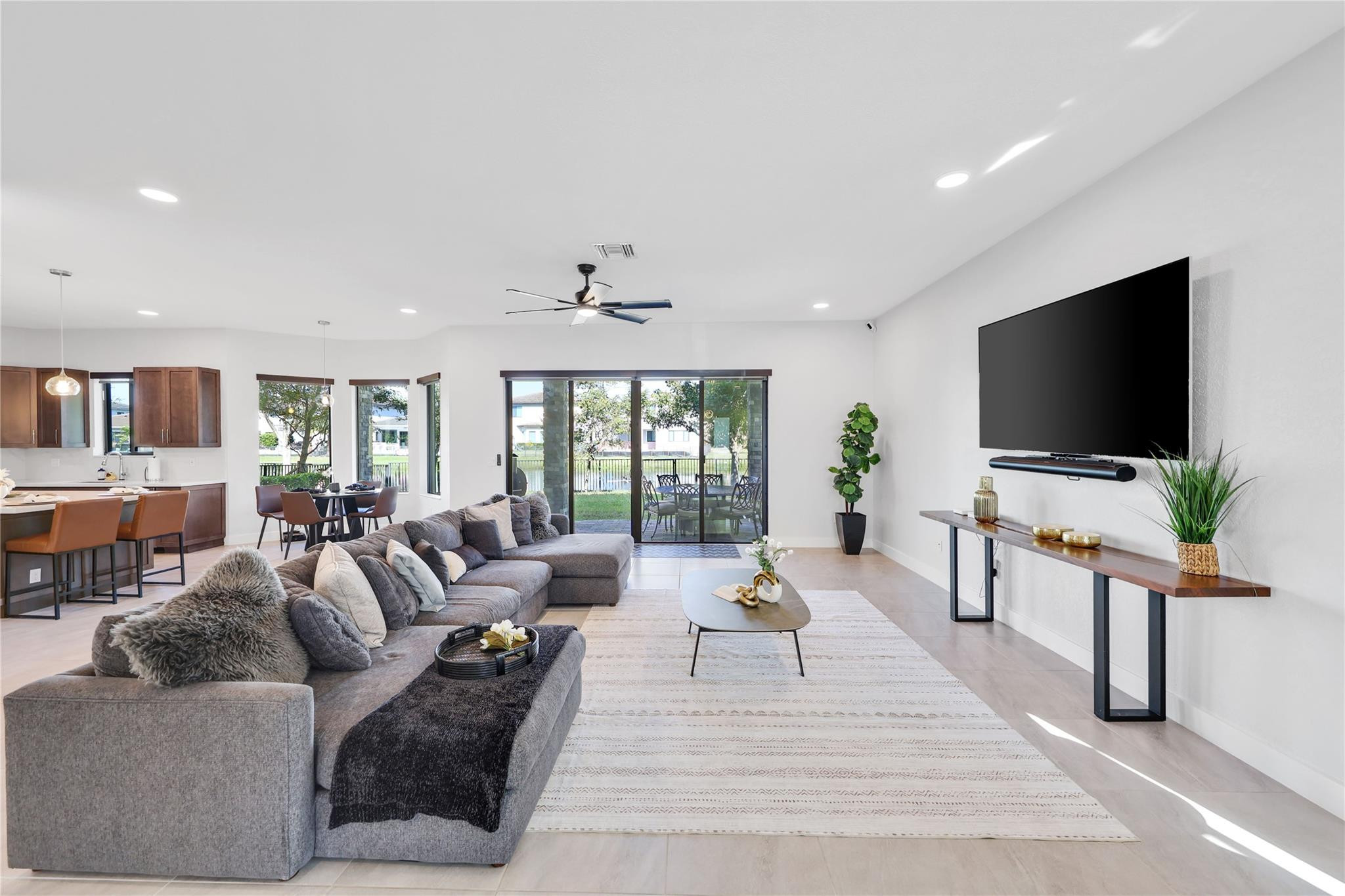 10705 Aqua Ct