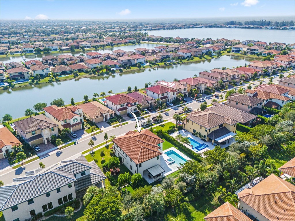 12043 N Baypoint Cir