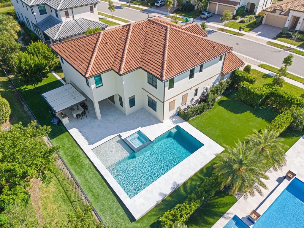 12043 N Baypoint Cir